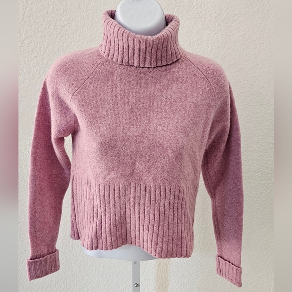Sweaters - Cozy Pink Turtleneck Sweater